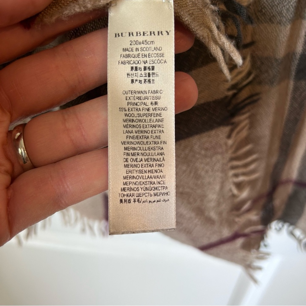 BURBERRY CHECK SCARF 🤩 - Picture 6 of 7